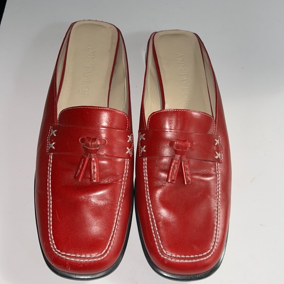 Women’s Ann Taylor Loafer Slides - Picture 1 of 10